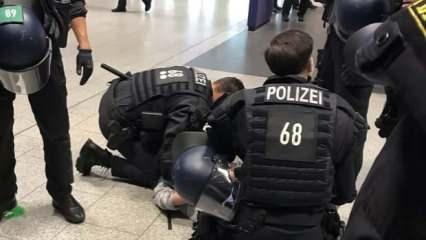 Irkçı Alman polislerinin yazışmaları ortaya çıktı: Dün bir Türk'ü tekmeledim