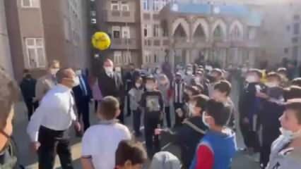 Ordu Valisi Sonel, çocuklarla top oynadı