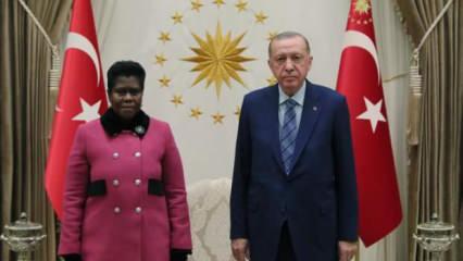 Cumhurbaşkanı Erdogan, Dipuo Letsatsi-Duba’yı Külliye'de kabul etti