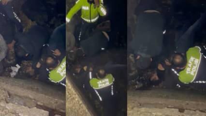 Bursa&rsquo;da akılalmaz olay! &Ouml;nce d&ouml;vd&uuml;ler sonra denize attılar