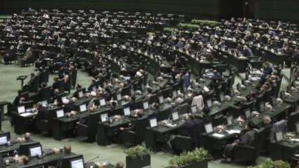 İran Meclisi'nde yangın: Vekiller tahliye edildi