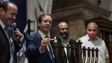 İsrail Cumhurbaşkanı Herzog Hanuka bayramı için İbrahim Camii'ne girdi