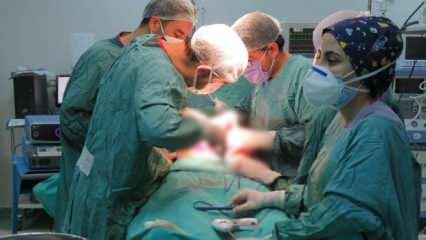 Van'da bir vatandaş kilo aldığını sandı, karnından 35 kilogramlık tümör çıkarıldı