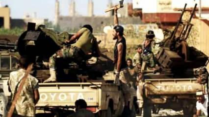 Libya'da  Hafter milisleri Kaddafi için mahkemeyi kuşattı 