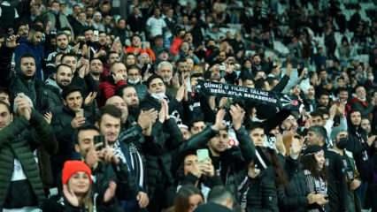 Beşiktaş taraftarından Sergen Yalçın'a destek