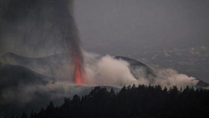 Vieja Yanardağı'ndan çıkan lavlar 2 binden fazla binayı yok etti