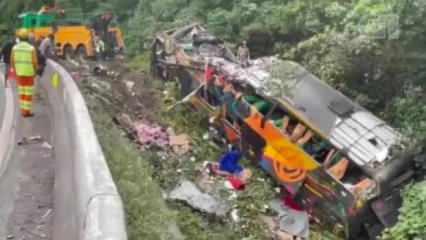 Son dakika... Ekvador'da yolcu otobüsü devrildi: 18 ölü, 25 yaralı