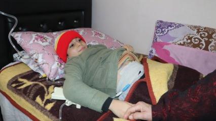 Tek böbreğinde tümör çıktı, minik Muhammed okumak için nakil bekliyor
