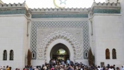 13 gün önce kapısına kilit vurulan cami tekrar açıldı