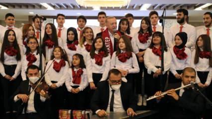 Başkan Erdoğan, gençlere eşlik etti: Beraber yürüdük biz bu yollarda