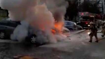 Maltepe'de otoparkta 3 otomobil yandı