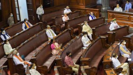 Hindistan'da 400'den fazla parlamento çalışanının Kovid-19 testi pozitif çıktı