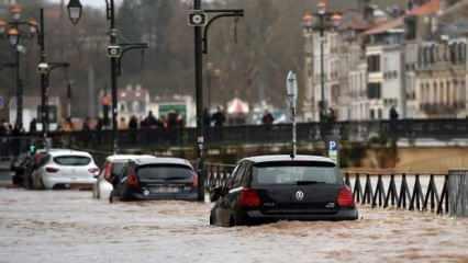 Fransa'nın 5 bölgesinde aşırı yağış ve sel için kırmızı alarm verildi
