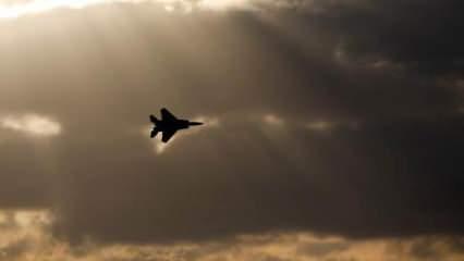 Güney Kore'de F-5 savaş uçağı dağa çakıldı