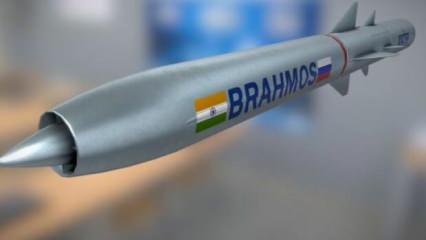 Hindistan süpersonik BrahMos'un deniz varyantını test etti