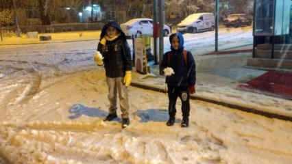 Son Dakika Haberi: İstanbul'da beklenen kar yağışı başladı