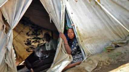 Bangladeş'te Arakanlı mültecilerin kampında çıkan yangında 29 çadır kül oldu