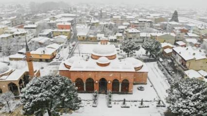 Bursa'nın 2 bin yıllık antik kenti beyaza büründü 