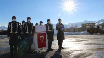 Hakkari'de şehit olan asker için tören düzenlendi