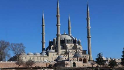 Selimiye Camii'nde restorasyon nedeniyle son Cuma namazı kılındı
