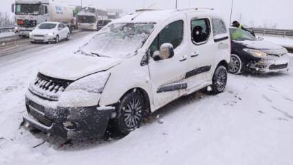 TEM’de 20 araç ve 4 tırın karıştığı kazada 5 kişi yaralandı