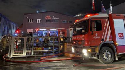 Tuzla'da mobilya fabrikası alev alev yandı