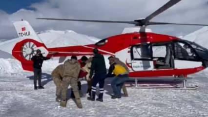 Yolu kapalı köydeki hamile kadının yardımına ambulans helikopter gitti