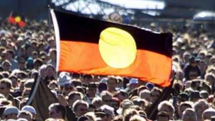 Avustralya hükümeti Aborjin bayrağının telif haklarını satın aldı