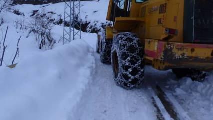 Batman’da kar kalınlığı 2 metreyi geçti, birçok köyün ulaşımı kapandı