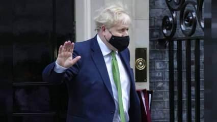 İngiltere'de Başbakan Johnson üzerindeki istifa baskısı artıyor