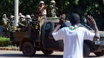 Son dakika: Burkina Faso'da darbe girişimi.. Cumhurbaşkanı alıkonuldu!