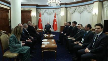 Cumhurbaşkanı Erdoğan, Kırım Tatar Heyeti'ni kabul etti