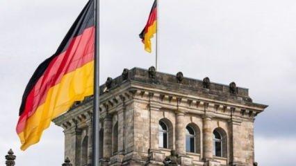 Halkın y&uuml;zde 23'&uuml;ne g&ouml;re Almanya diktat&ouml;rl&uuml;k yolunda