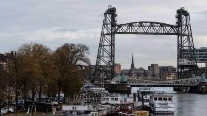 Hollanda'nın tarihi köprüsü, Bezos'un süper yatı için sökülecek