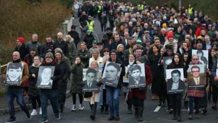 Kanlı Pazar'ın 50. yılında kurbanlar Kuzey İrlanda'da anıldı