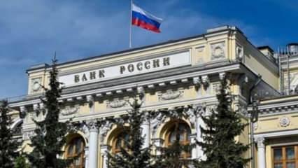 Rusya Merkez Bankası'ndan 'şok' faiz kararı! Sberbank para çekmeyi yasakladı