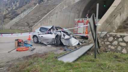 Amasya'da  bir otomobil tünel girişindeki duvara çarptı! Anne ve oğlu öldü