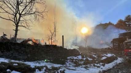Kastamonu'da yangın felaketi: 10 ev kullanılamaz hale geldi!