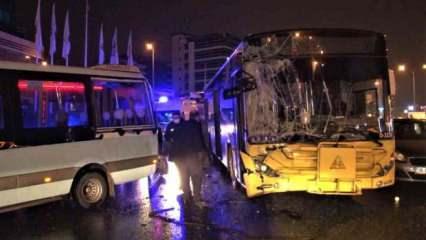 İETT otobüsü, yolcu bekleyen minibüse çarptı: Yaralılar var!