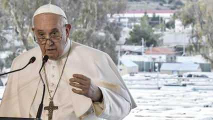 Papa, Rusya Büyükelçiliğine giderek savaşa dair endişelerini belirtti