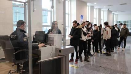 Ukrayna'dan tahliye edilen Türk vatandaşları yurda ulaştı