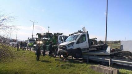 Esenyurt'ta arızalanan kamyonete kamyon çarptı; 1 ölü 2 yaralı