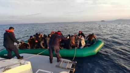 İzmir'de 29 göçmen kurtarıldı 