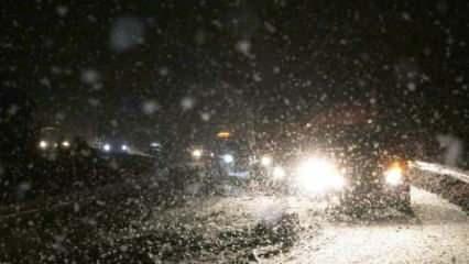 Kar yağışı nedeniyle Denizli-Antalya ve Muğla karayolu ulaşıma kapandı
