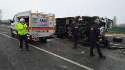 Kırşehir'de TIR ile kamyonet çarpıştı: 1 ölü, 1 yaralı