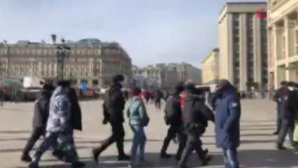Rusya'da savaş karşıtı gösterilerde 2 bin 500 gözaltı