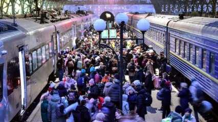 Ukraynalı sivillerin hayatta kalma mücadelesi: Tren istasyonlarında yoğunluk!