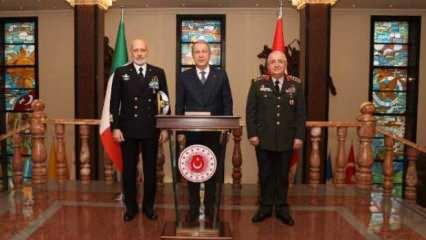Bakan Akar, İtalya Genelkurmay Başkanı Dragone'u kabul etti