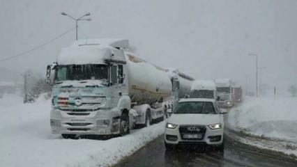 İstanbul'da kar bastırdı: AVM, kamyon, TIR ve otobüslerle ilgili yeni kararlar