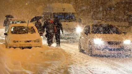 Meteoroloji İstanbul için saat verdi: Çok kuvvetli kar yağacak, dışarı çıkmayın